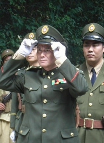 裙子下垂